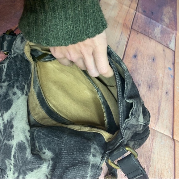 Matt & Nat Crossbody Bag - Picture 6 of 8